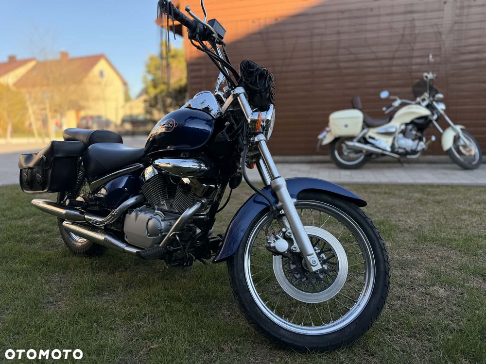 Suzuki Intruder - 34