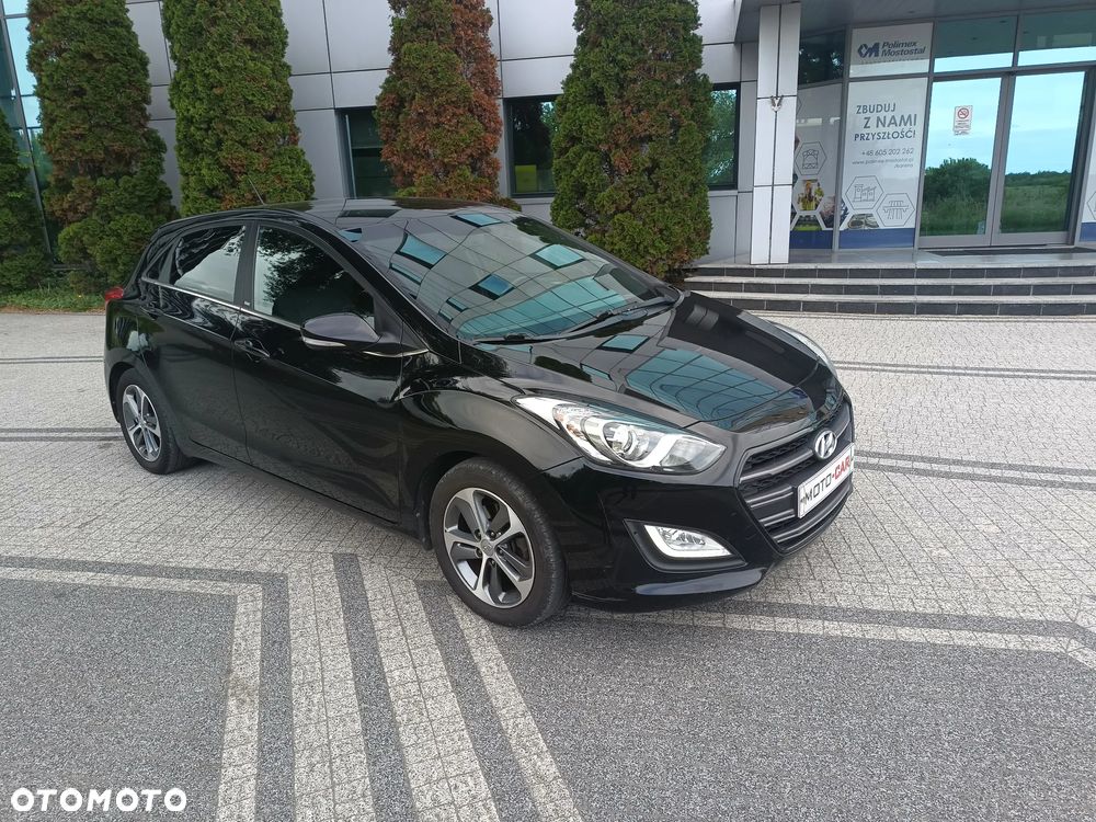 Hyundai i30 blue 1.6 CRDi Style - 3