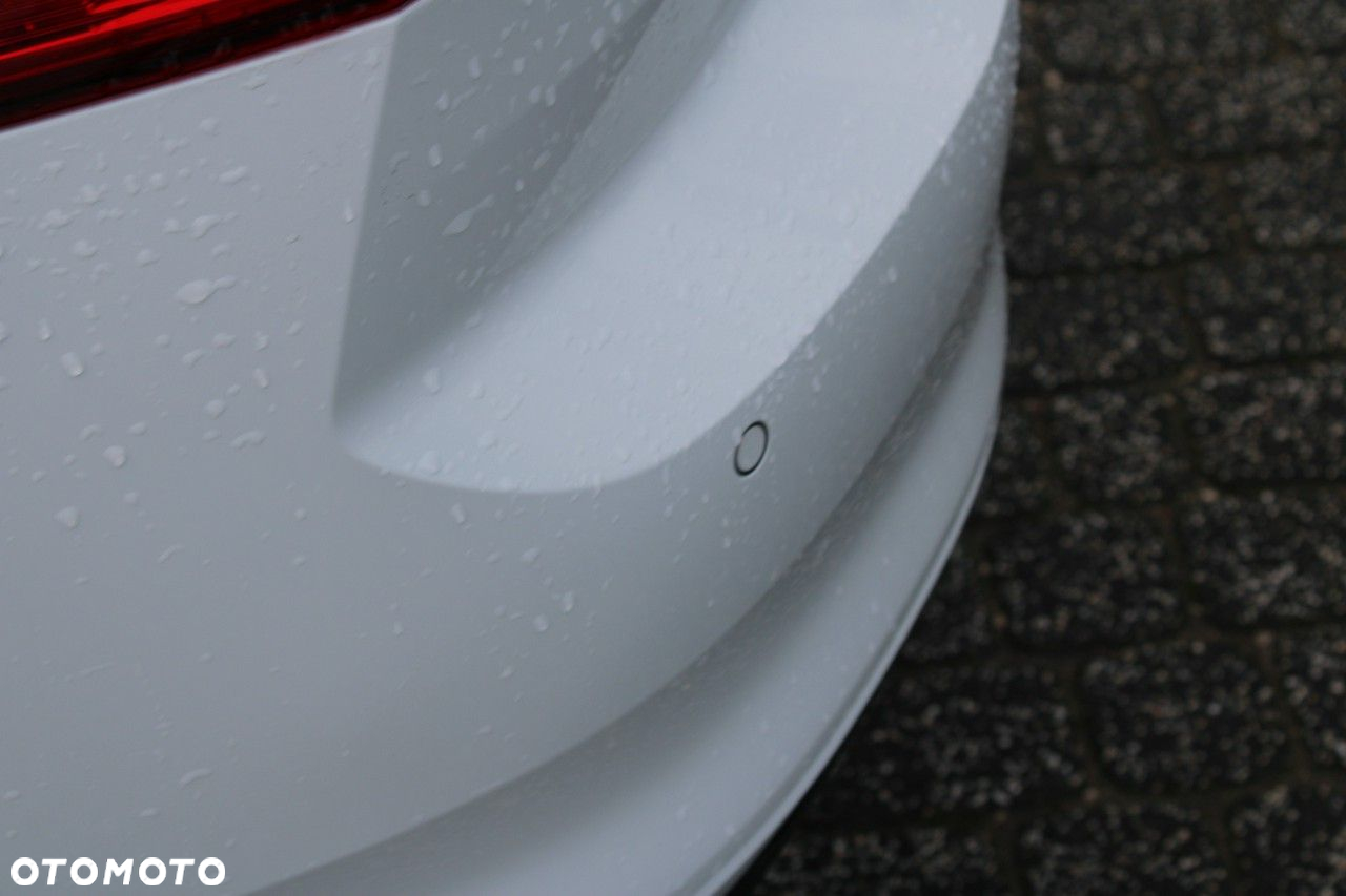 Volkswagen Passat - 14