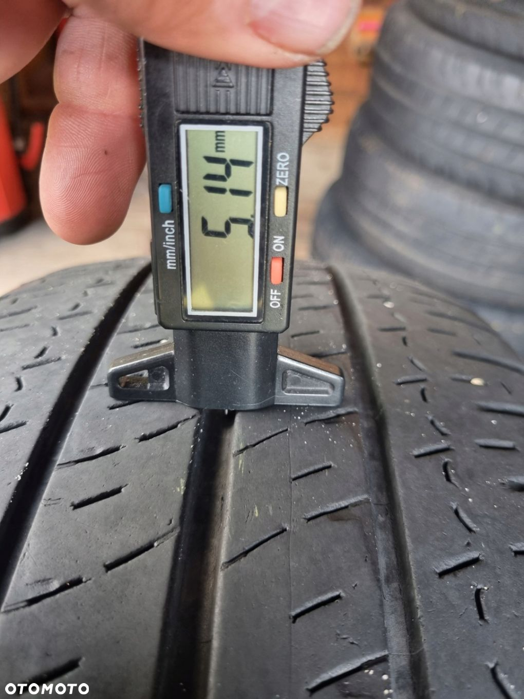 OPONY MICHELIN AGILIS 235/65R16C 115/113R 2015r.4x5mm db stan - 8