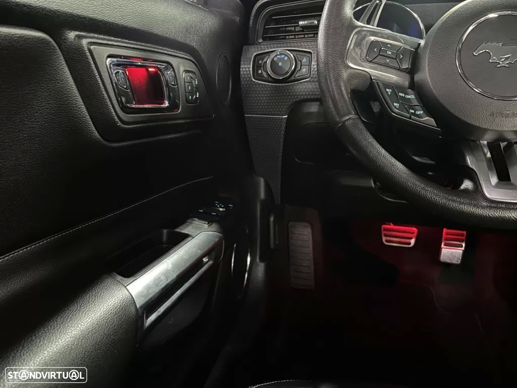 Ford Mustang 2.3i EcoBoost Aut. - 25