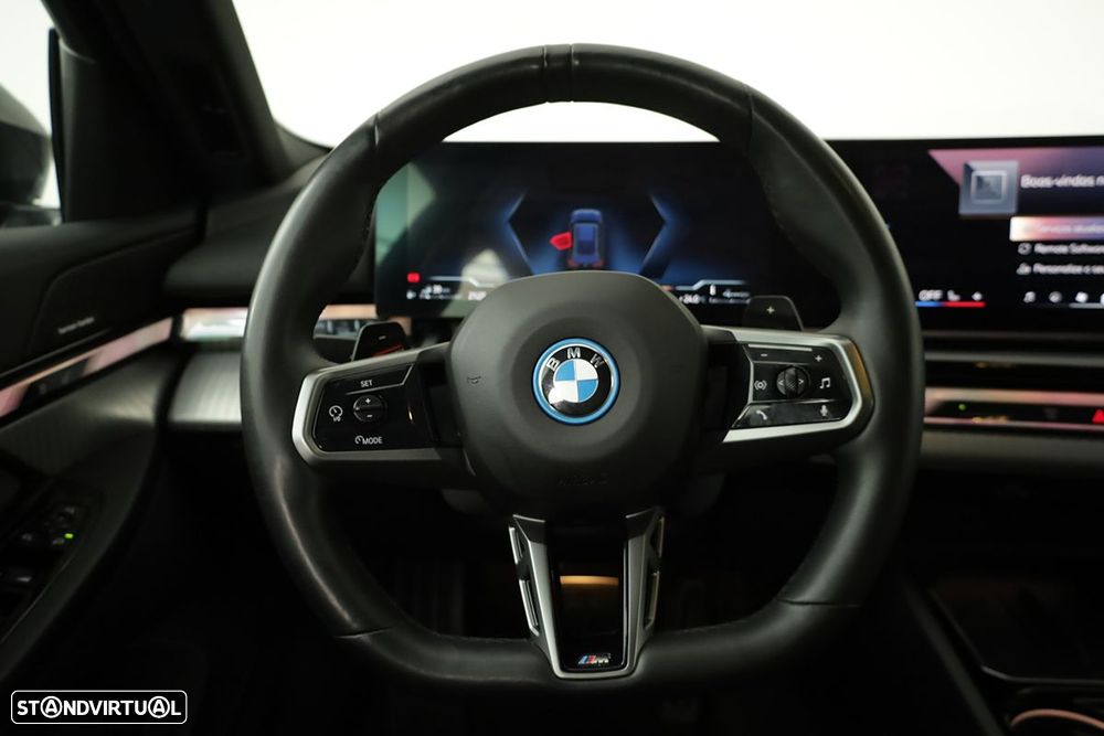BMW 530 e Pack Desportivo M - 15