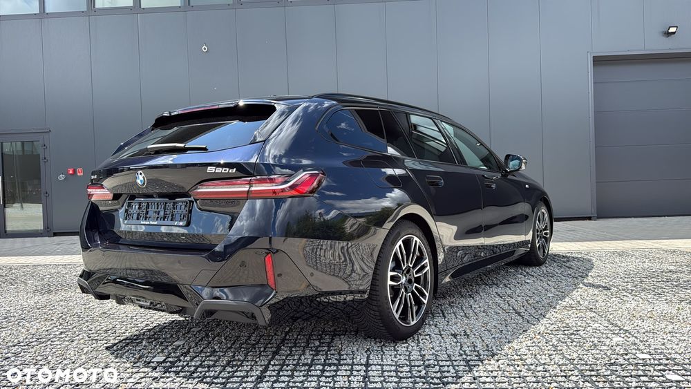 BMW Seria 5 520d xDrive - 14