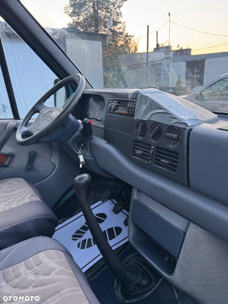 Mercedes-Benz Sprinter - 17