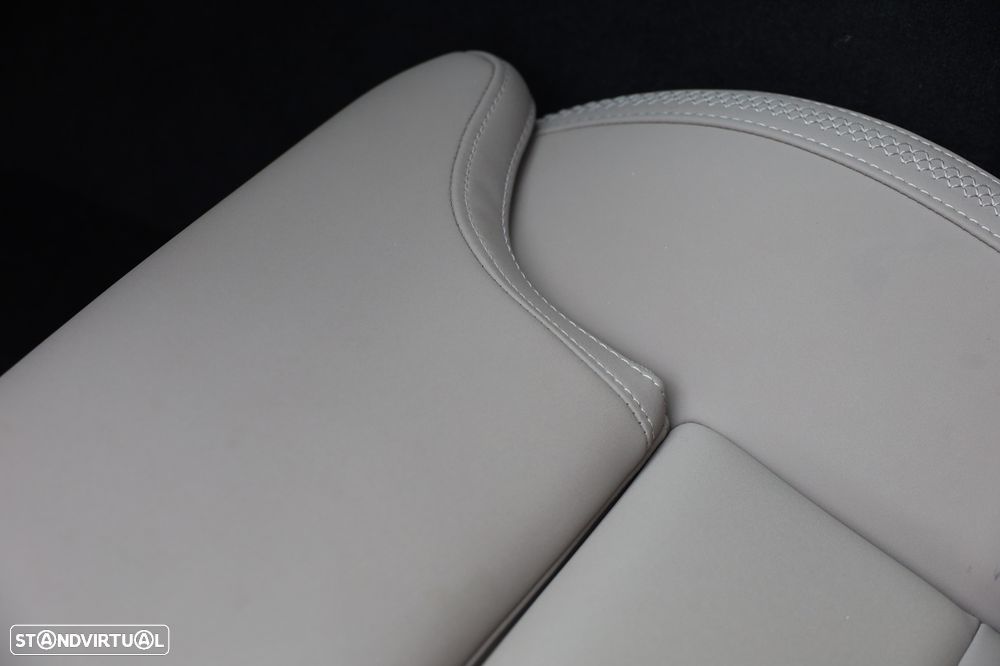 Volvo XC 60 2.0 T6 PHEV Plus Dark AWD - 11