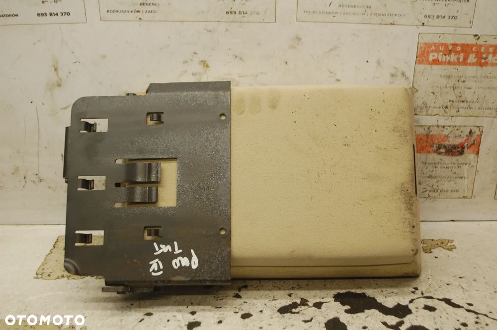 PODŁOKIETNIK KANAPY TYŁ TYLNEJ VW POLO IV 9N 5D - 5