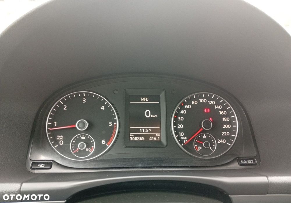 Volkswagen Touran - 27