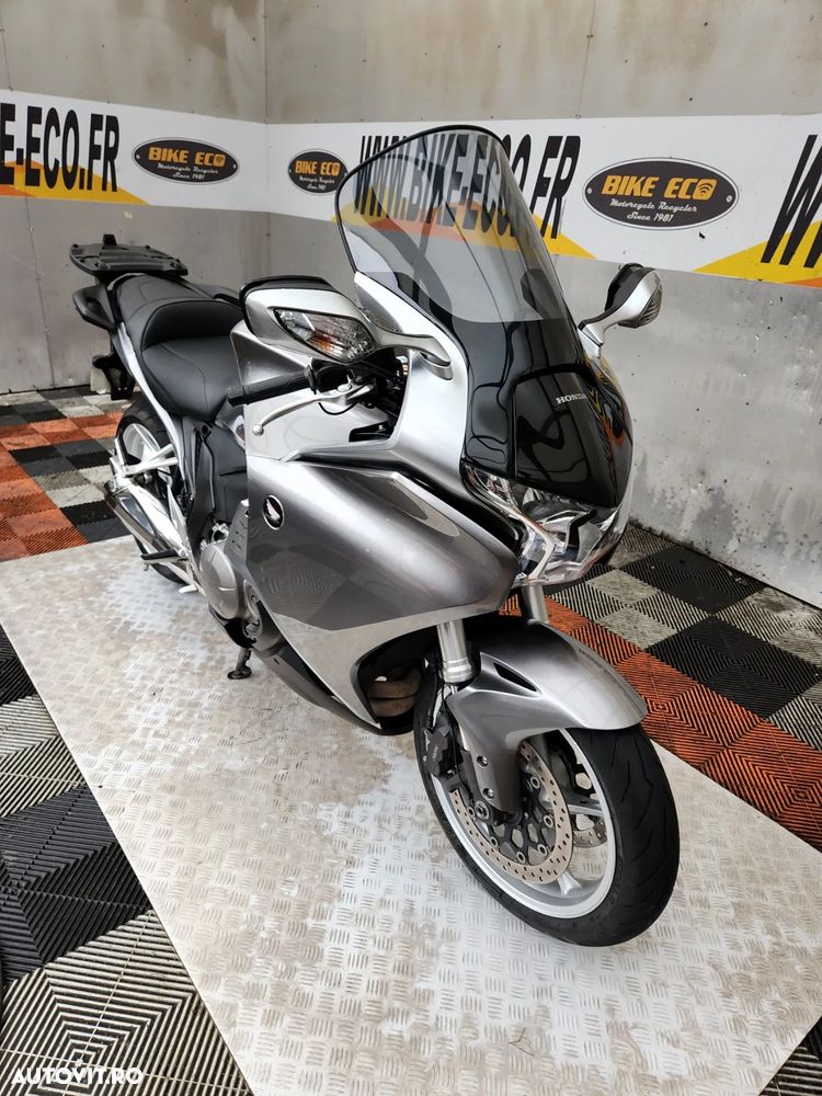 Honda VFR 1200F - 2