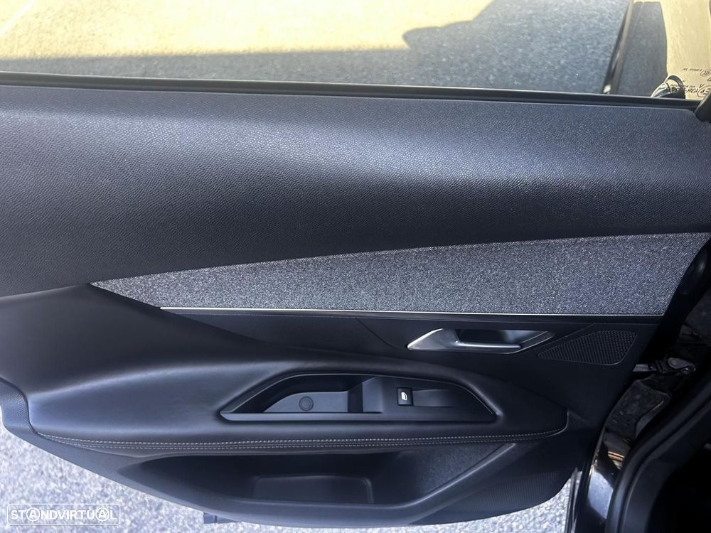 Peugeot 3008 1.5 BlueHDi Allure EAT8 - 24