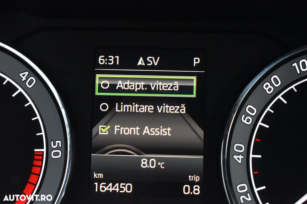 Skoda Superb Combi 2.0 TDI DSG Ambition - 40