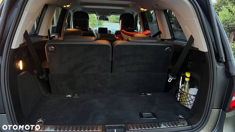 Mercedes-Benz GLS - 33
