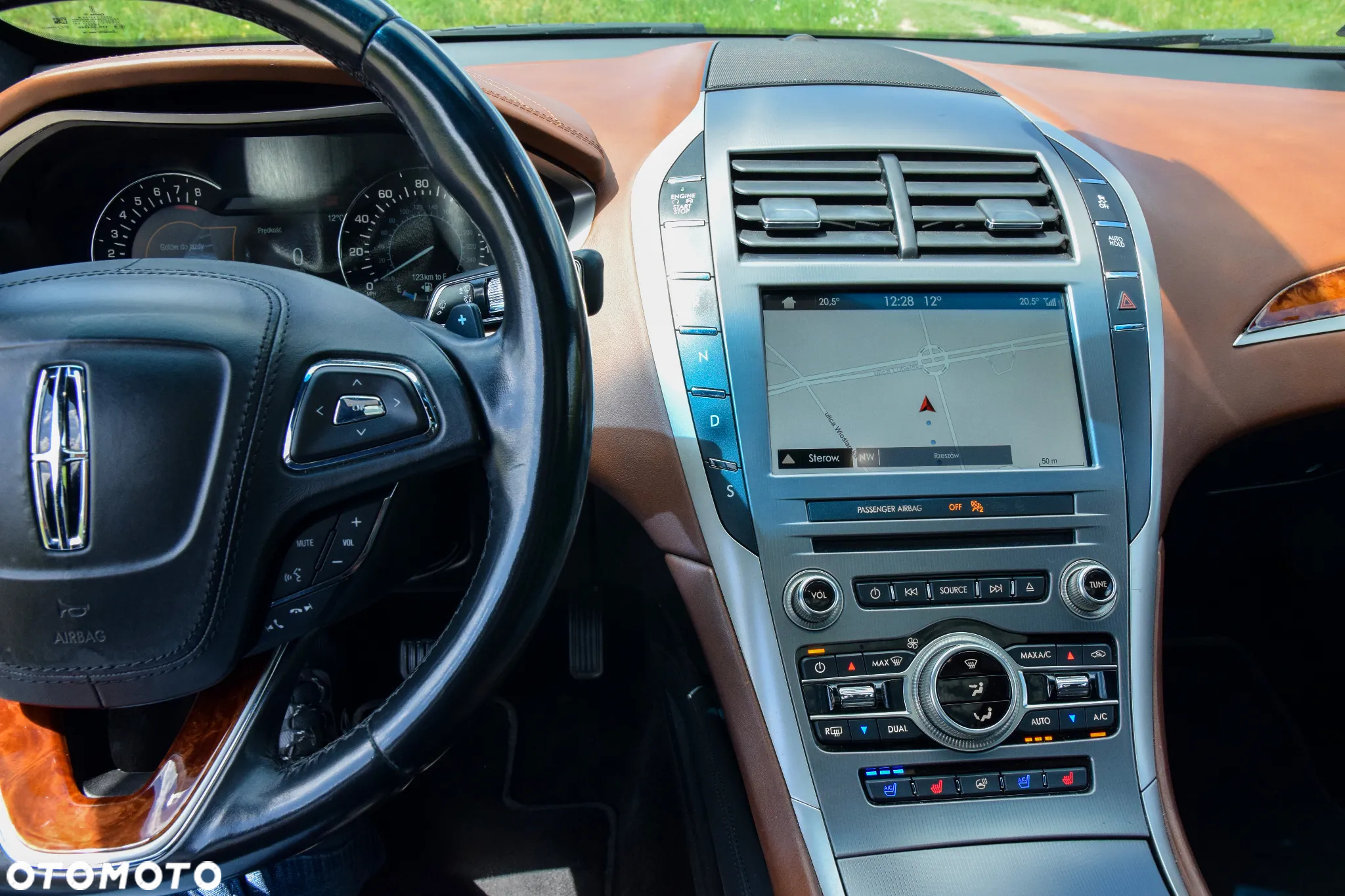 Lincoln MKZ - 10