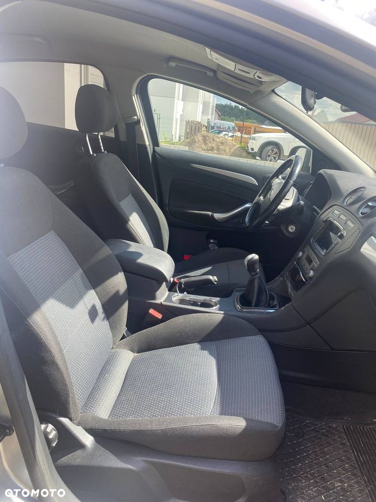 Ford Mondeo 1.6 Trend - 14