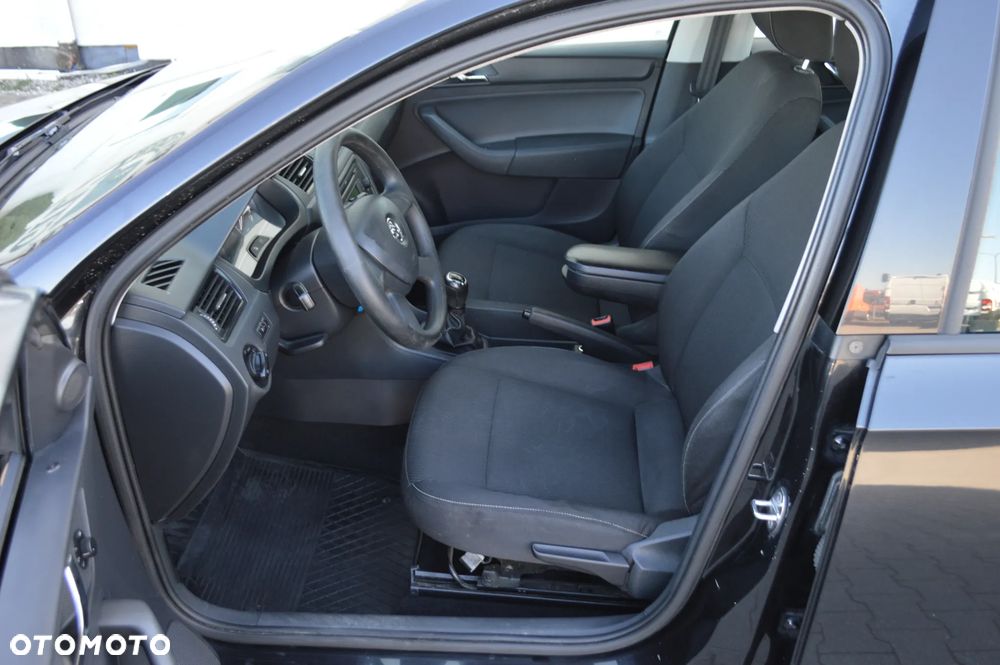 Skoda RAPID 1.2 TSI Ambition - 12