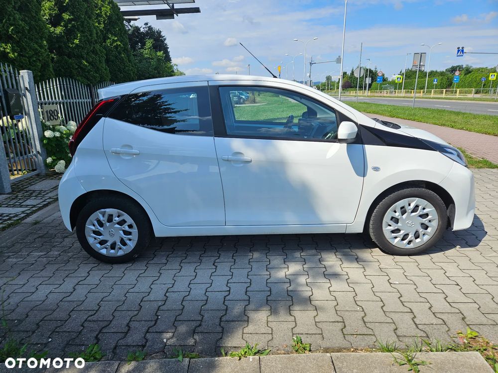 Toyota Aygo x.shift x-play connect - 8