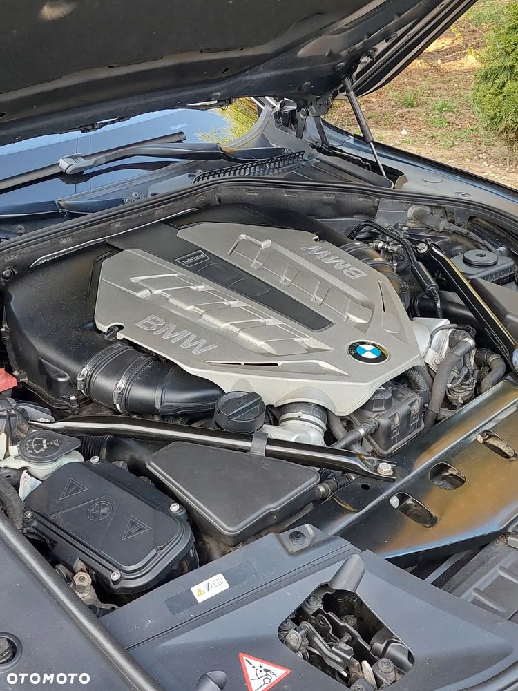 BMW Seria 7 750i L - 29