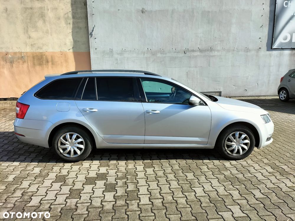 Skoda Octavia 1.6 TDI Ambition - 4
