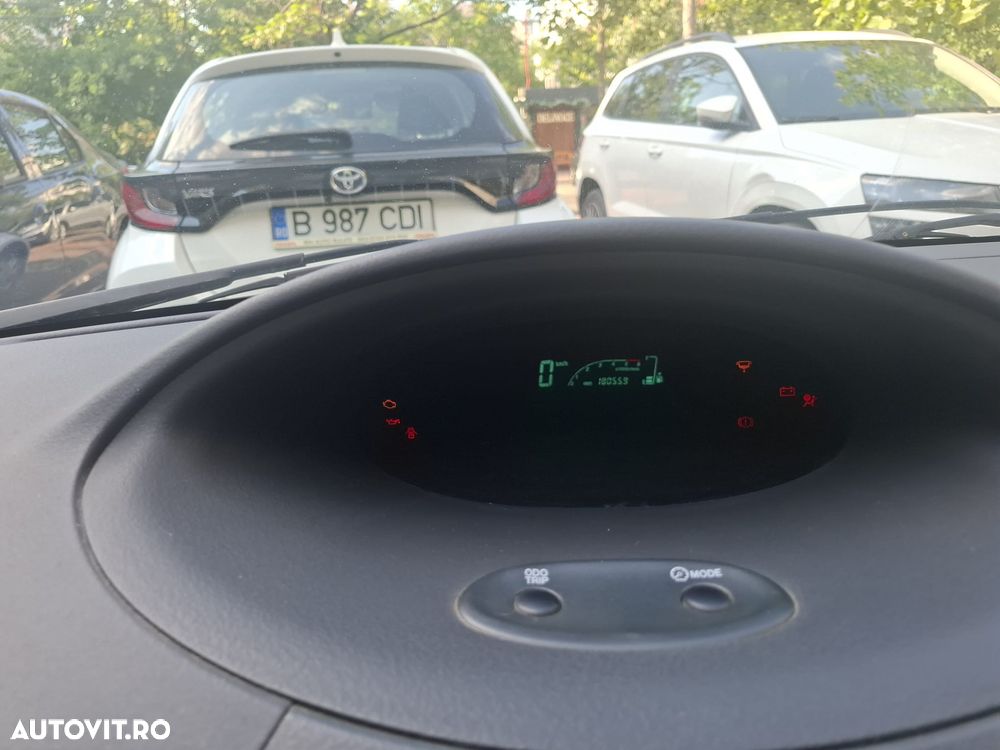 Toyota Yaris 1.4 D-4D - 3