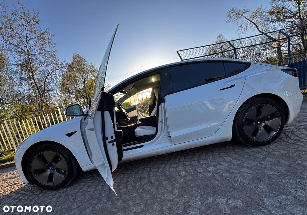Tesla Model 3 Standard Reichweite Plus Hinterradantrieb - 13