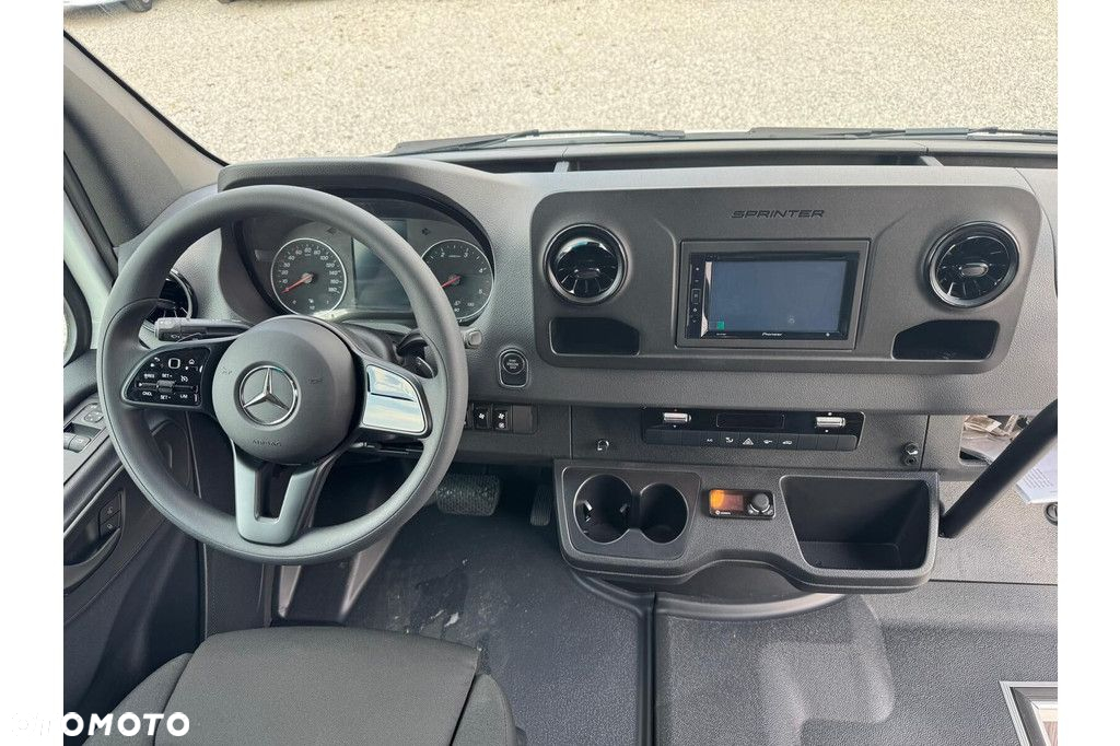 Mercedes-Benz Sprinter 519 - 26