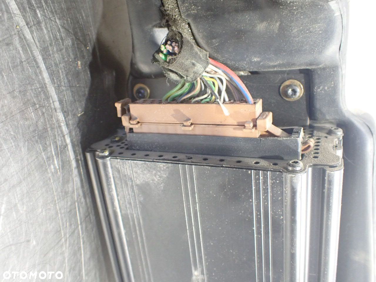 SUBWOOFER WZMACNIACZ AUDI A6 C5 2.5 4B5035382A - 9