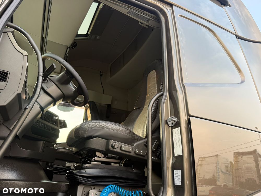 Volvo FH/500/EURO6/SKÓRY/NAVI/XENON/SPROWADZONY Z DE - 25