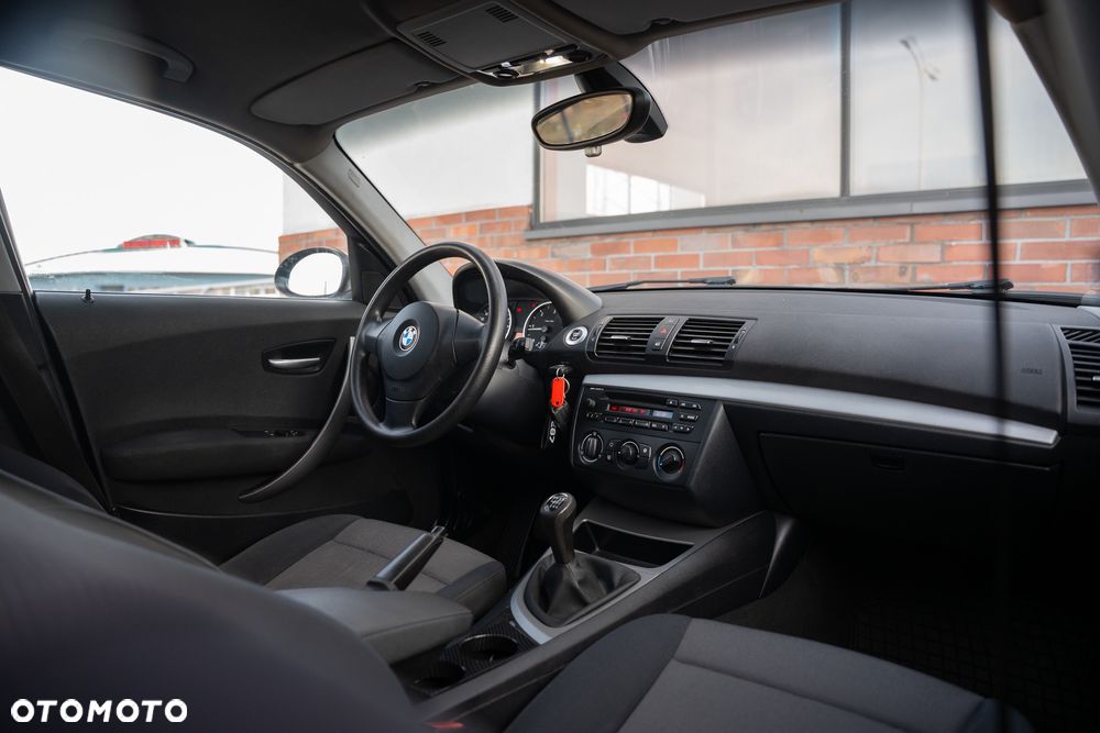 BMW Seria 1 118d - 28