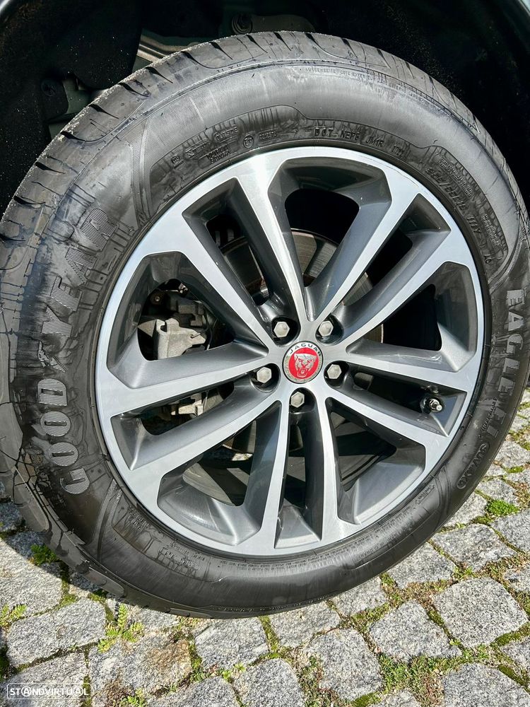Jaguar F-Pace 2.0 i4D Portfolio - 13