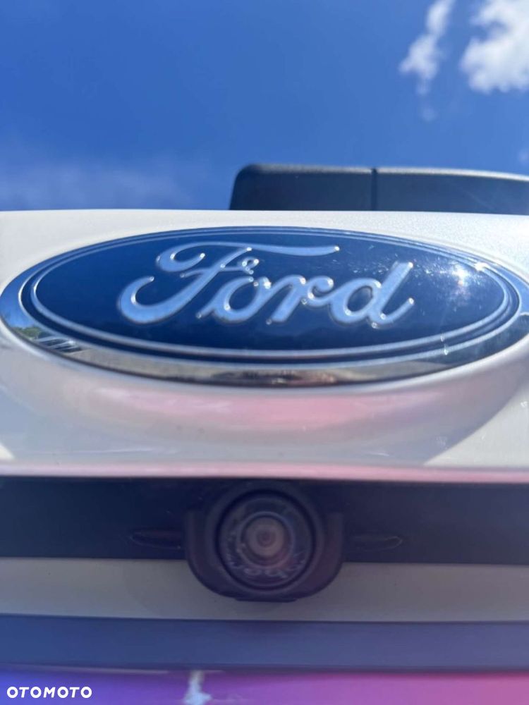 Ford Kuga - 37
