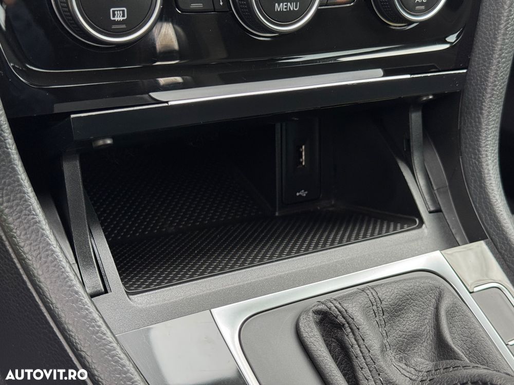 Volkswagen Golf 1.6 TDI DSG Highline - 26