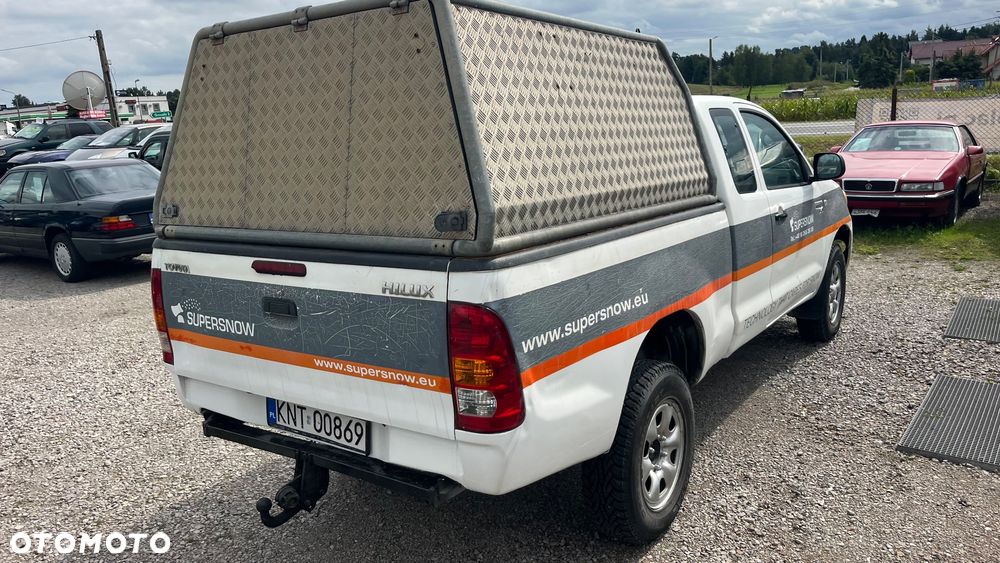 Toyota Hilux 2.5 D-4D DLX + - 3