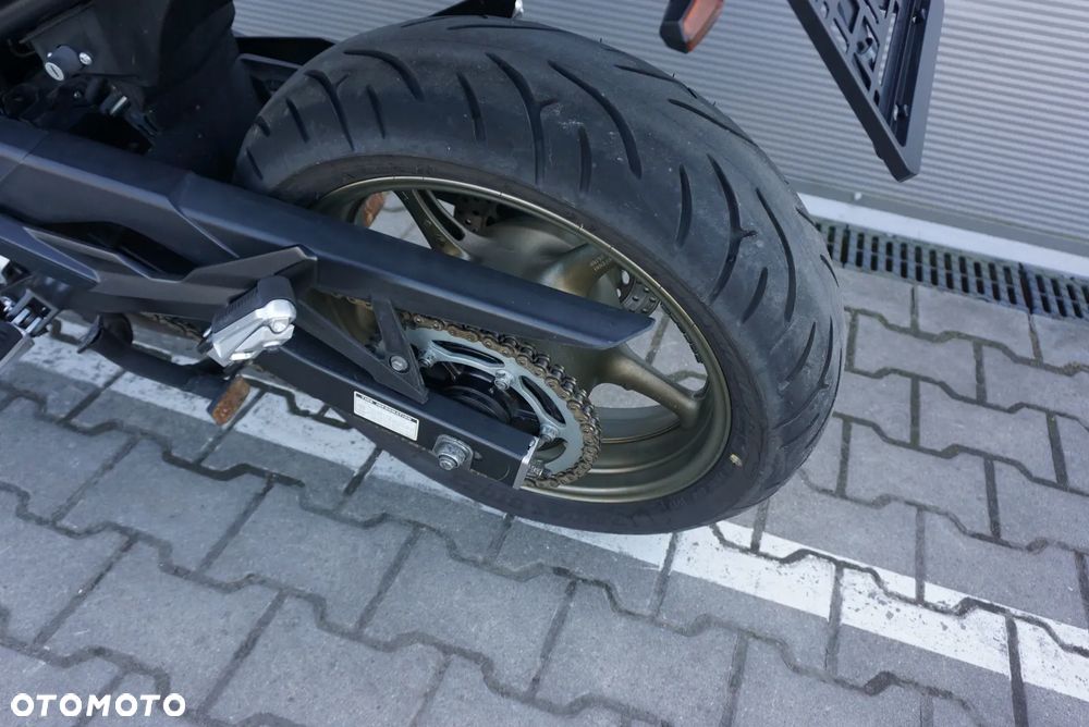 Yamaha XJ - 16