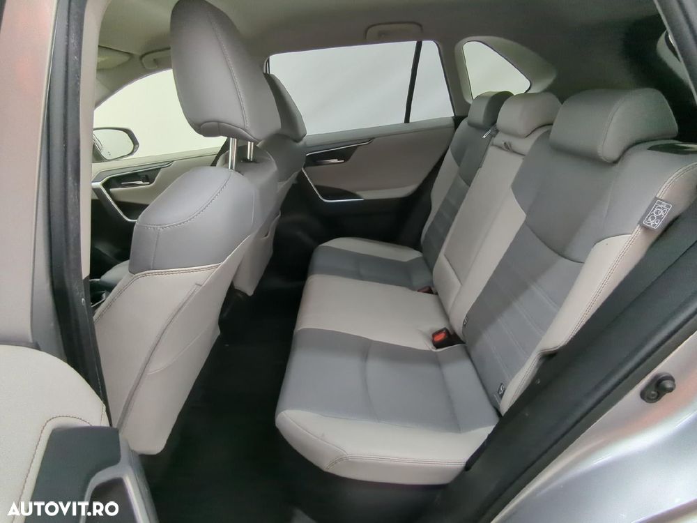 Toyota RAV4 2.5 4x4 Lounge - 6