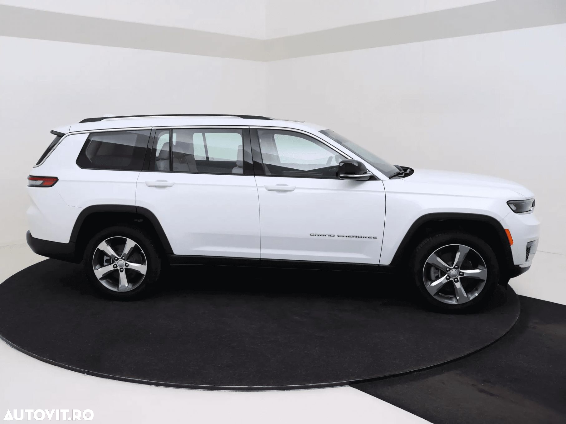 Jeep Grand Cherokee - 10