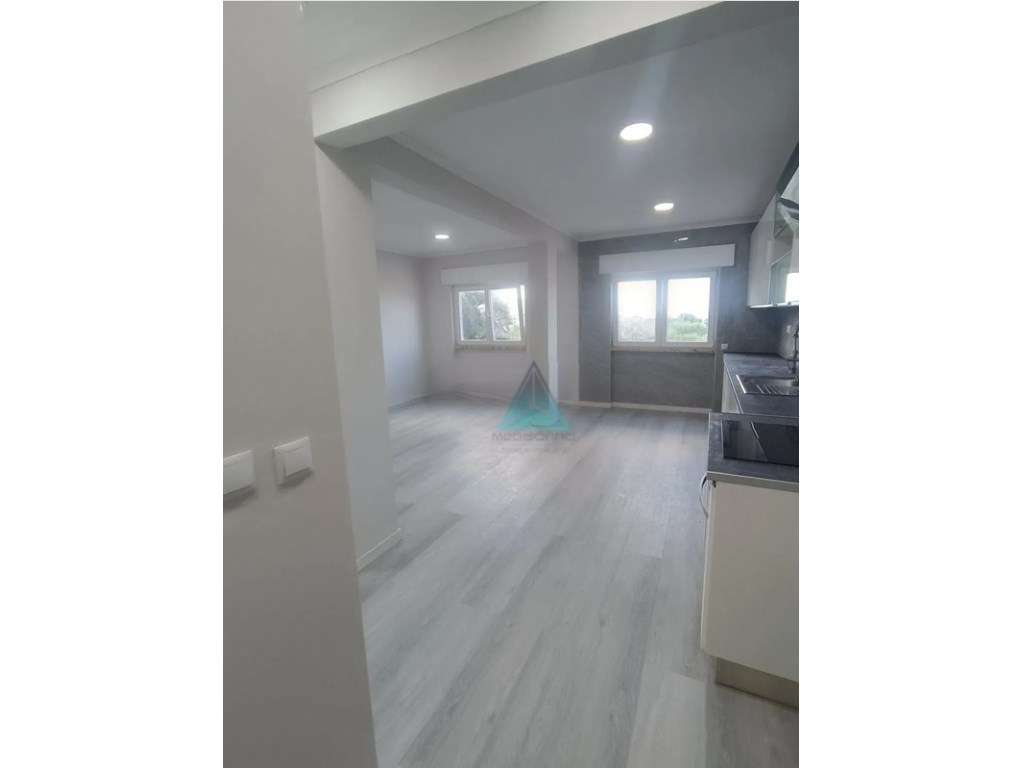 T2 Totalmente Remodelado em Setúbal cheio de Conforto, Moderno e Fu... - Grande imagem: 2/7