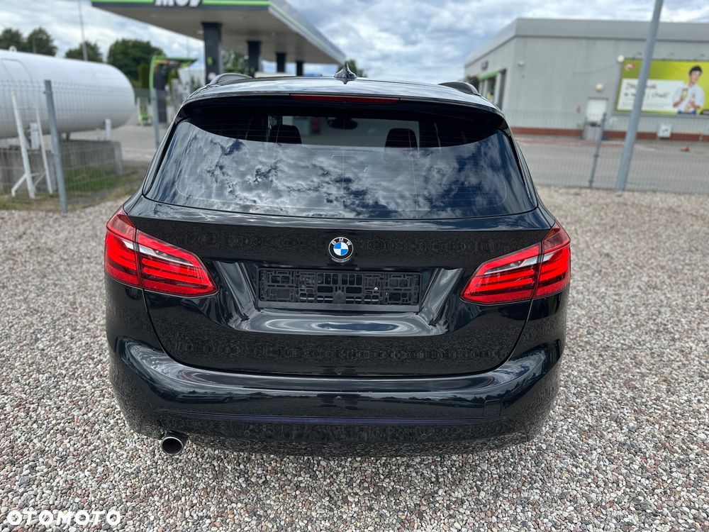 BMW Seria 2 218d - 4