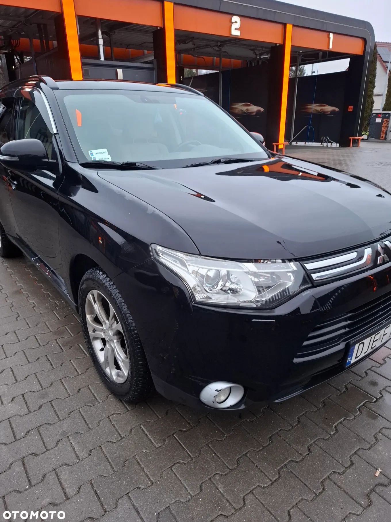 Mitsubishi Outlander - 1