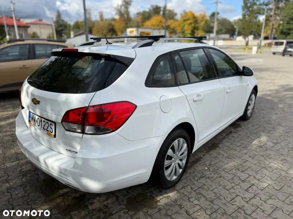 Chevrolet Cruze Station Wagon 1.6 LS - 4