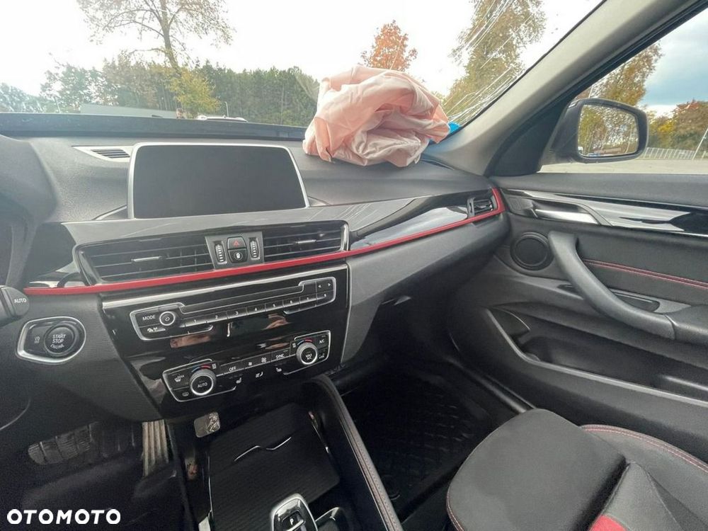 BMW X1 sDrive18i Advantage - 12