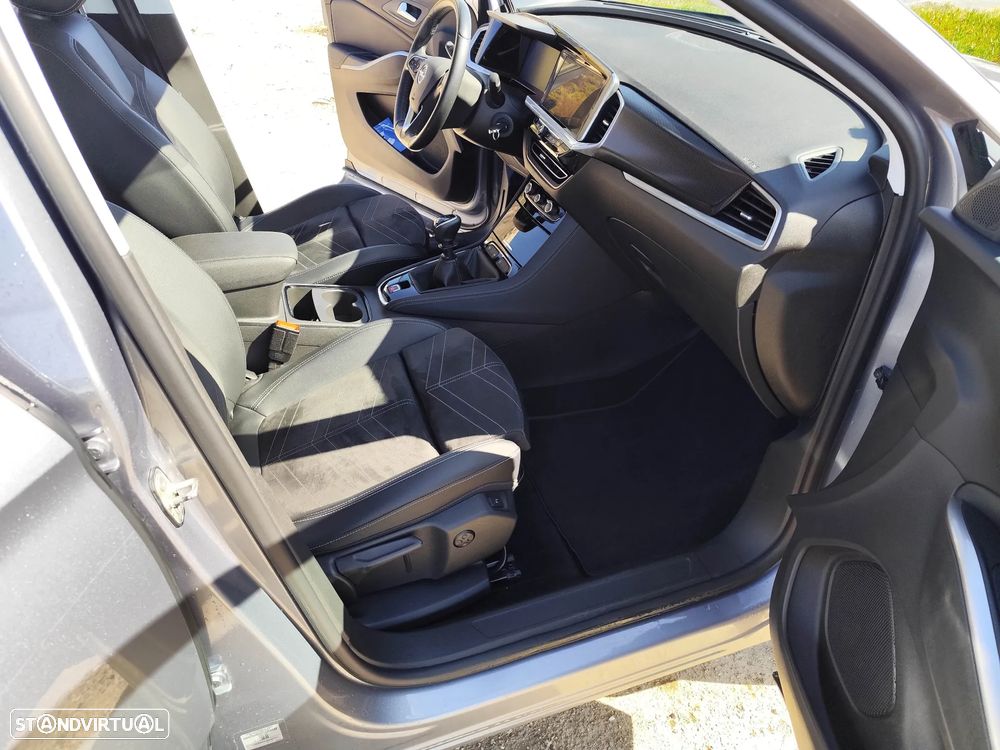 Opel Grandland 1.2 T Design & Tech - 13