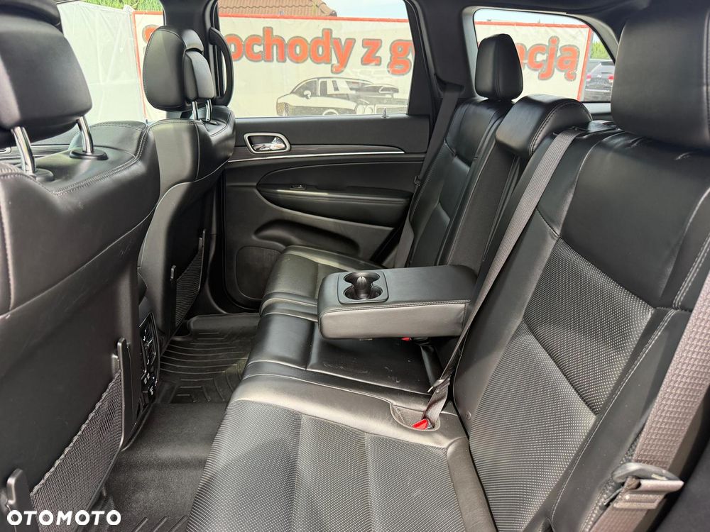 Jeep Grand Cherokee - 23