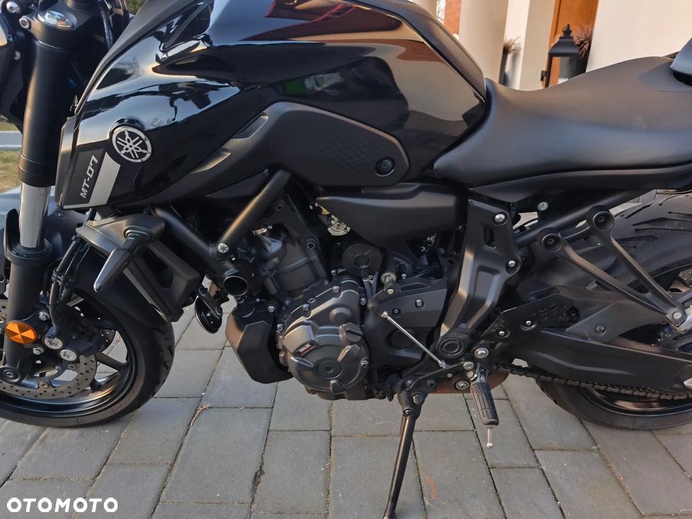 Yamaha MT - 17
