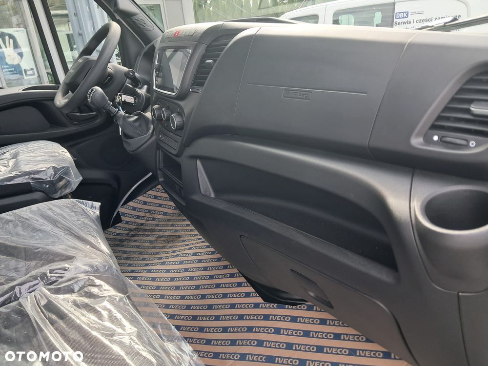 Iveco Daily Brygadówka,7 osobowa - 13