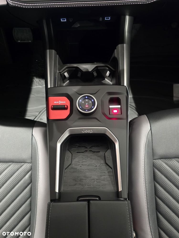 Jeep Compass 73.7kWh First Edition FWD - 23