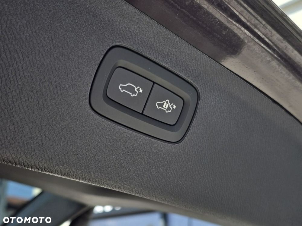 Volvo XC 90 T8 AWD Plug-In Hybrid Plus Dark 7os - 11