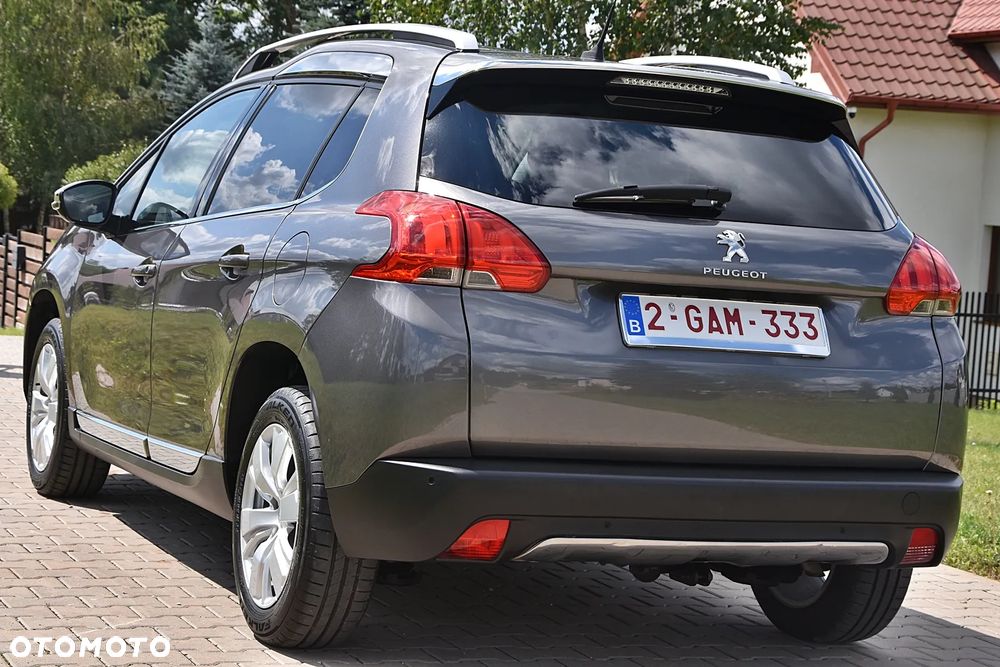 Peugeot 2008 1.2 Pure Tech Allure S&S - 5
