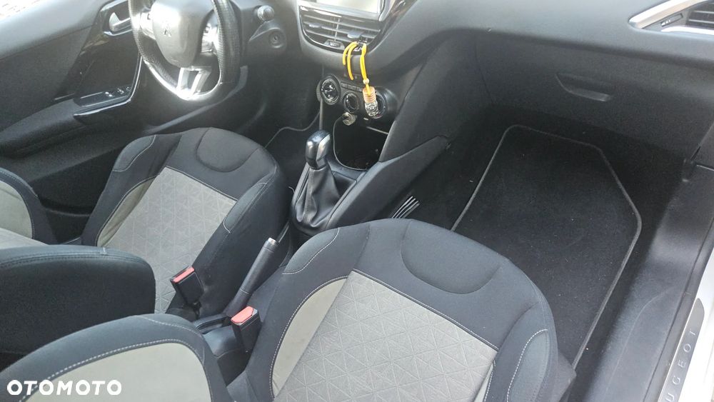Peugeot 208 1.2 PureTech Active - 21
