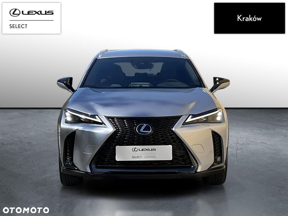 Lexus UX - 8