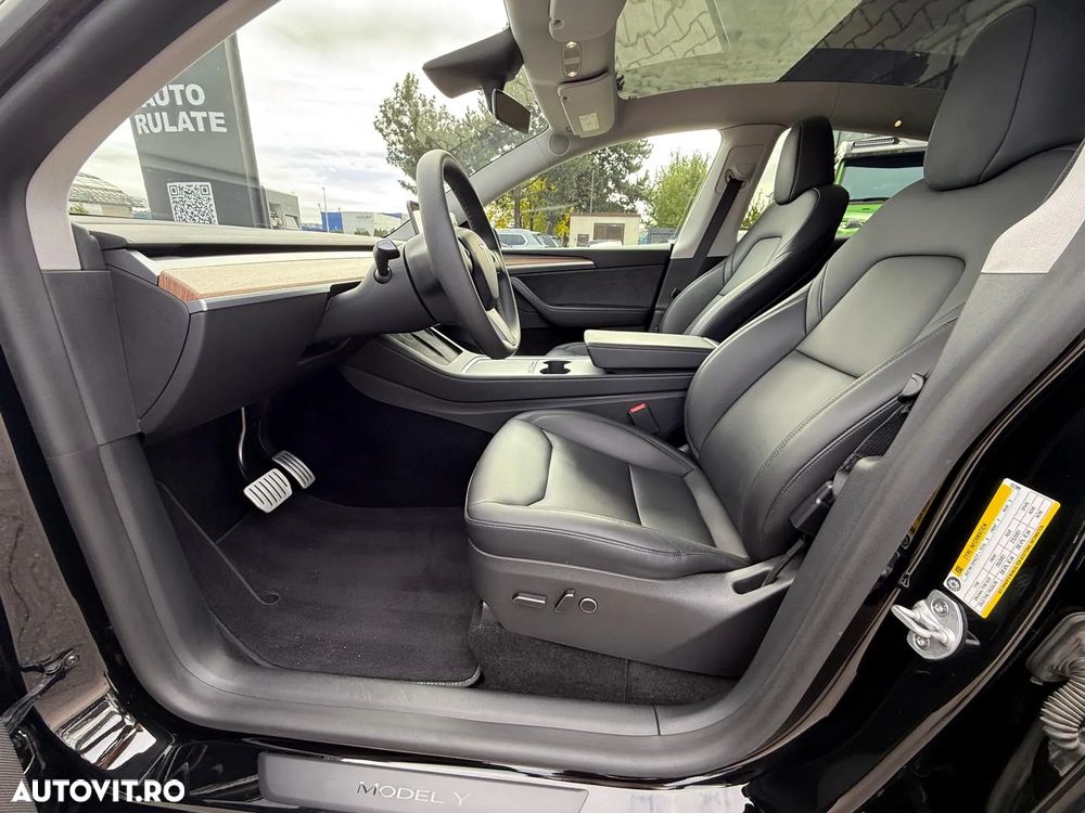 Tesla Model Y - 18