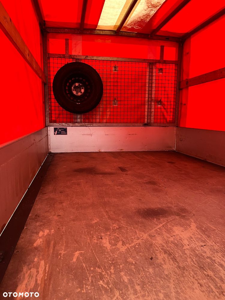 Mercedes-Benz Sprinter - 21